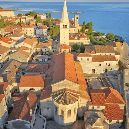 Family House With Swimming Pool And Secluded Garden - By Traveler Tourist Agency - Id 2687 Villa *