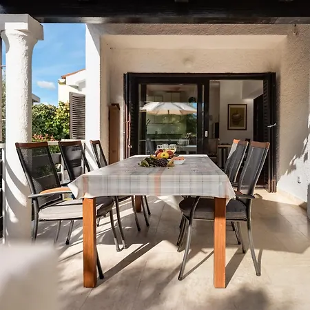 Family House With Swimming Pool And Secluded Garden - By Traveler Tourist Agency - Id 2687 빌라 포레치