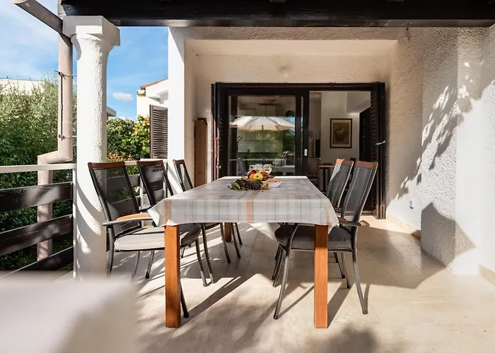 Family House With Swimming Pool And Secluded Garden - By Traveler Tourist Agency - Id 2687 Villa Poreč
