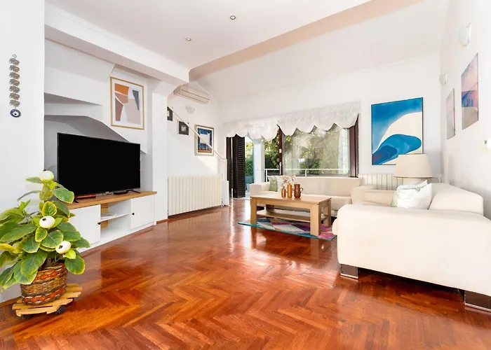 Family House With Swimming Pool And Secluded Garden - By Traveler Tourist Agency - Id 2687 Poreč