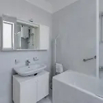 Villa Family House With Swimming Pool And Secluded Garden - By Traveler Tourist Agency - Id 2687 *