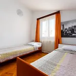 Family House With Swimming Pool And Secluded Garden - By Traveler Tourist Agency - Id 2687 Poreč