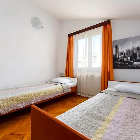 Family House With Swimming Pool And Secluded Garden - By Traveler Tourist Agency - Id 2687 Porec