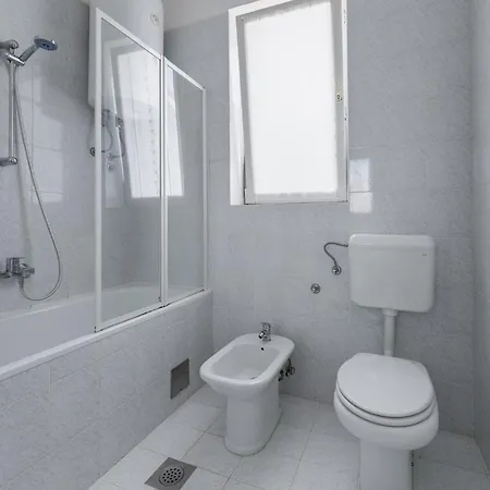 Vila Family House With Swimming Pool And Secluded Garden - By Traveler Tourist Agency - Id 2687 Porec