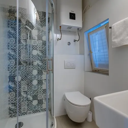 Family House With Swimming Pool And Secluded Garden - By Traveler Tourist Agency - Id 2687 Villa *