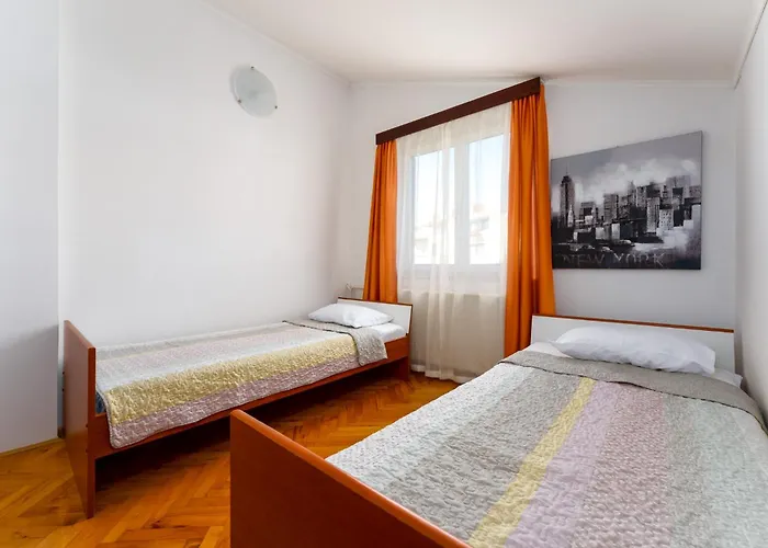 Family House With Swimming Pool And Secluded Garden - By Traveler Tourist Agency - Id 2687 Poreč