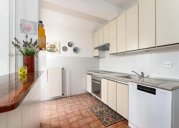 Family House With Swimming Pool And Secluded Garden - By Traveler Tourist Agency - Id 2687 * Poreč
