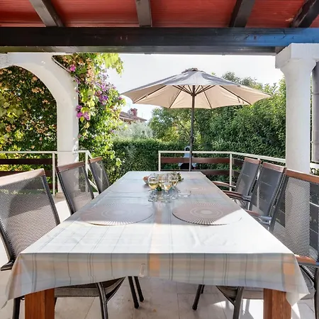 Family House With Swimming Pool And Secluded Garden - By Traveler Tourist Agency - Id 2687 Vila Porec